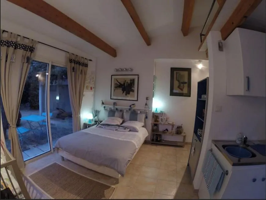 Chambrestudio Bord De Mer, Piscine Et Spa Six-Fours-les-Plages Guest house