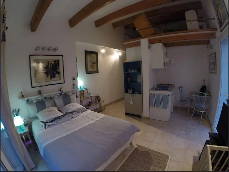 Chambrestudio Bord De Mer, Piscine Et Spa contacts