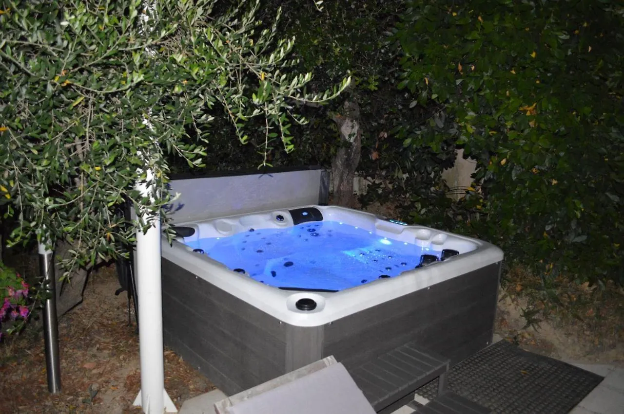 Guest house Chambrestudio Bord De Mer, Piscine Et Spa Six-Fours-les-Plages
