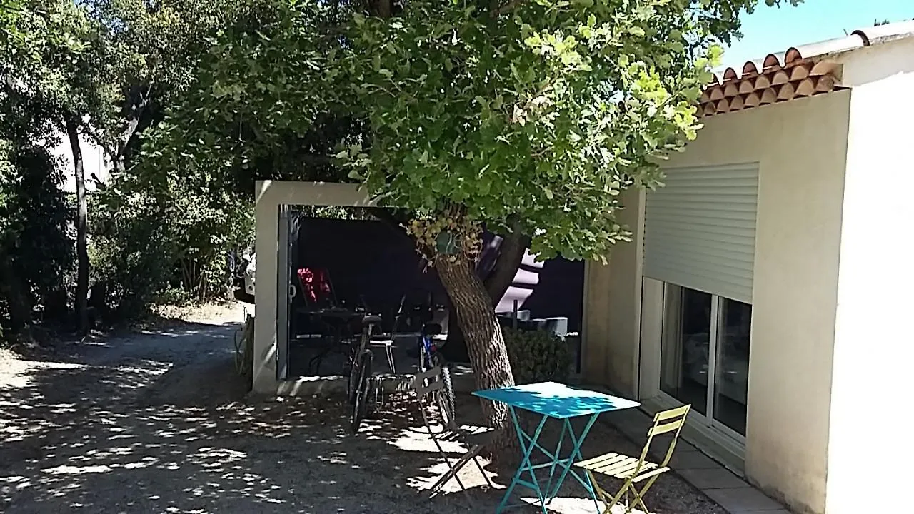 Chambrestudio Bord De Mer, Piscine Et Spa Six-Fours-les-Plages Guest house